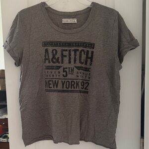 Abercrombie & Fitch Gray Short Sleeve Tee